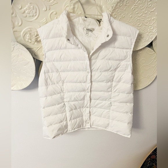 Tyler Boe Down Puffer Vest Medium - Picture 4 of 6